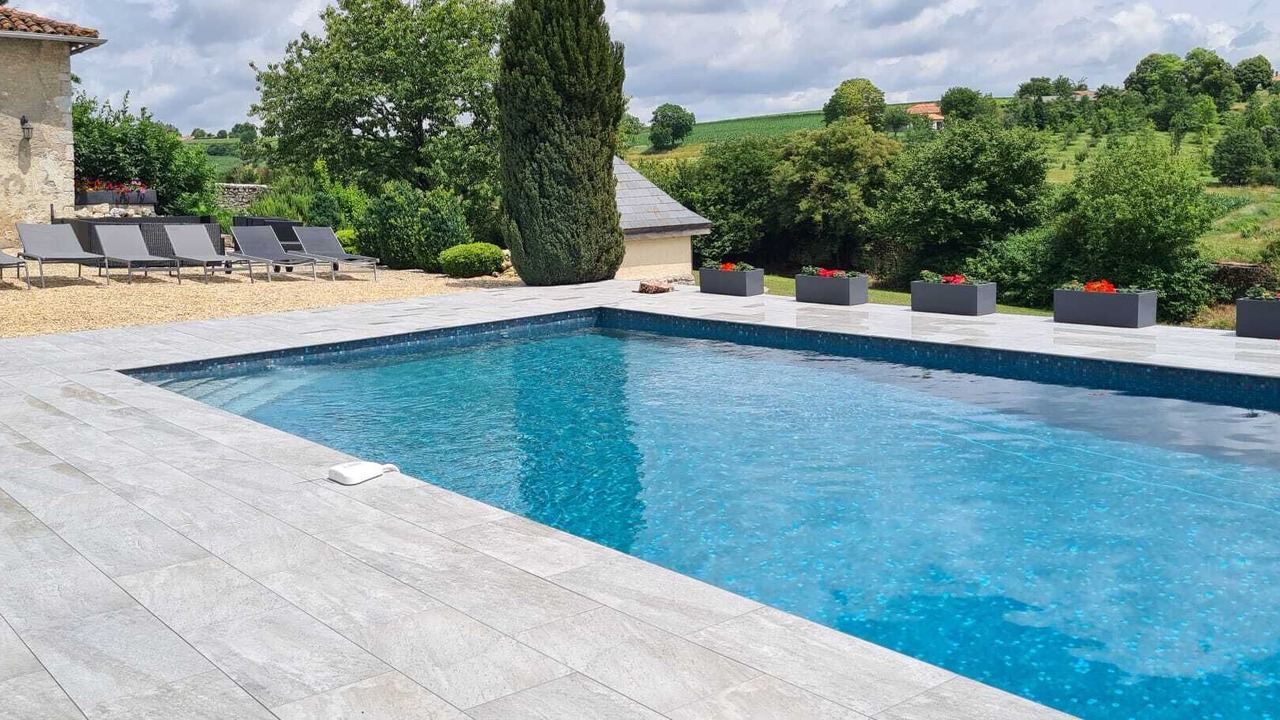 Photo of Outdoor in Bessac