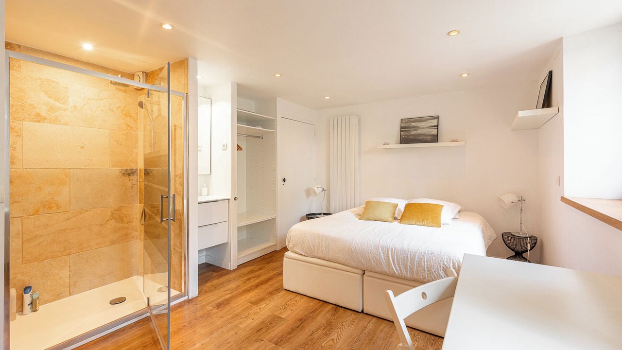 Photo of Bedroom in Biarritz City Centre