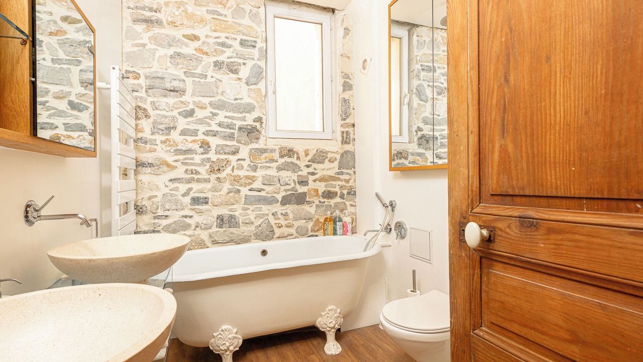 Photo of Bathroom in Biarritz City Centre