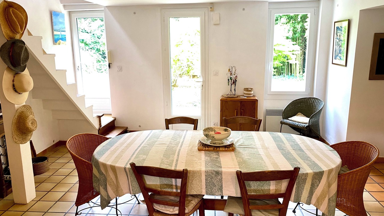 Photo of Bedroom in Lignan-de-Bordeaux