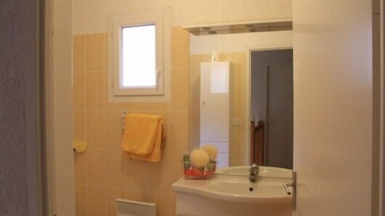 Photo of Bathroom in Messanges