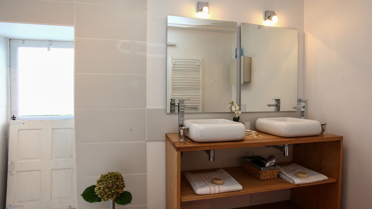 Photo of Bathroom in Saint-Jean-d'Eyraud