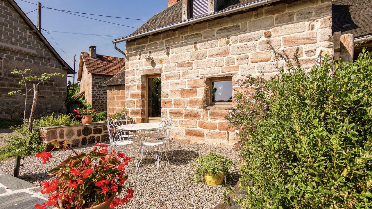 Photo of Patio Balcony in Saint-Bonnet-la-Riviere