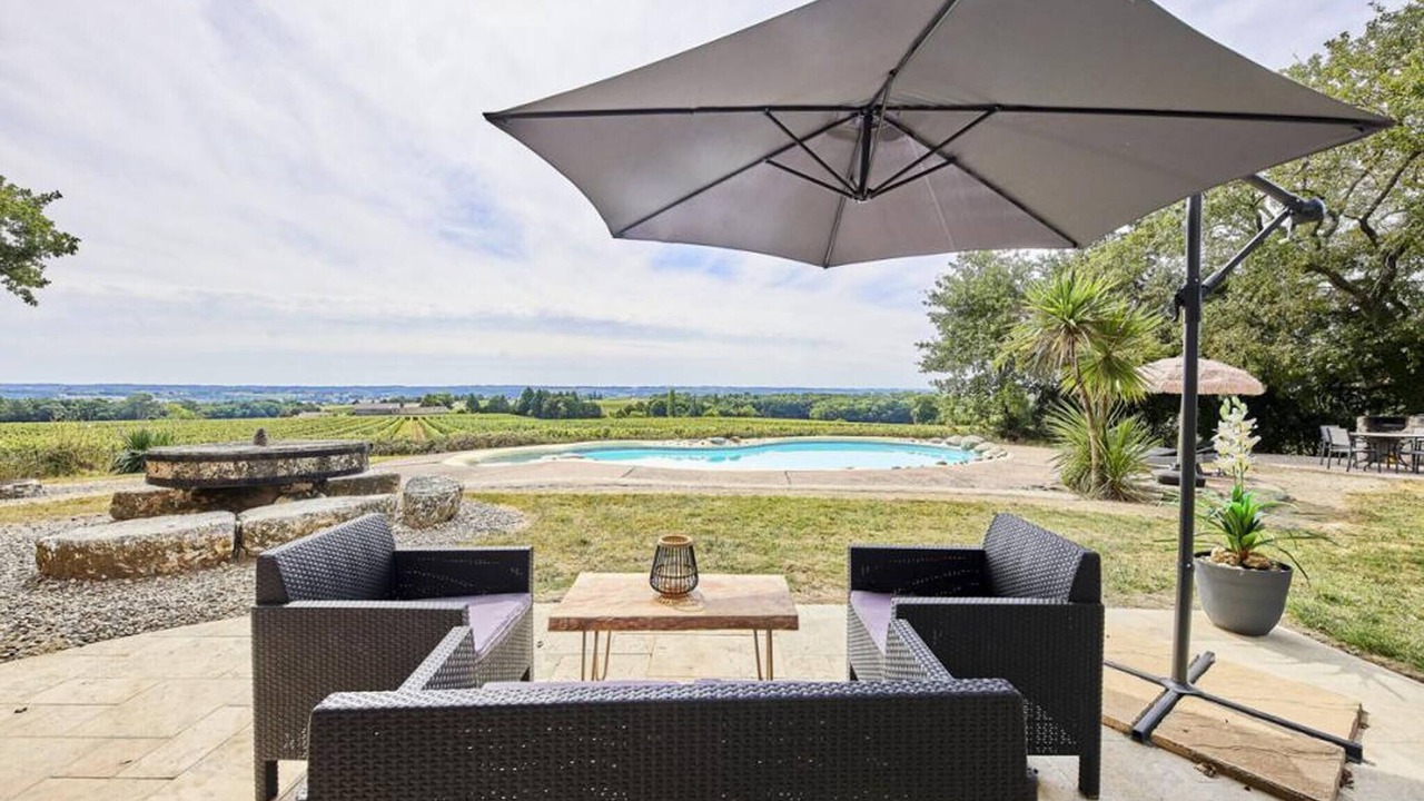 Photo of Outdoor in Coutures