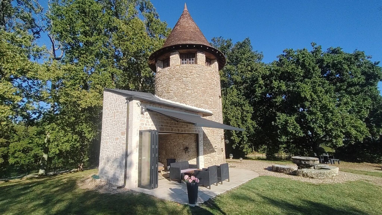 Photo of Outdoor in Coutures
