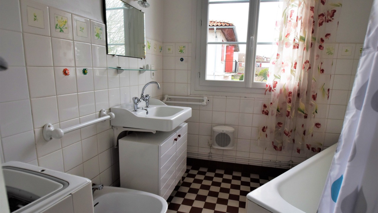Photo of Bathroom in Saint-Jean-Pied-de-Port
