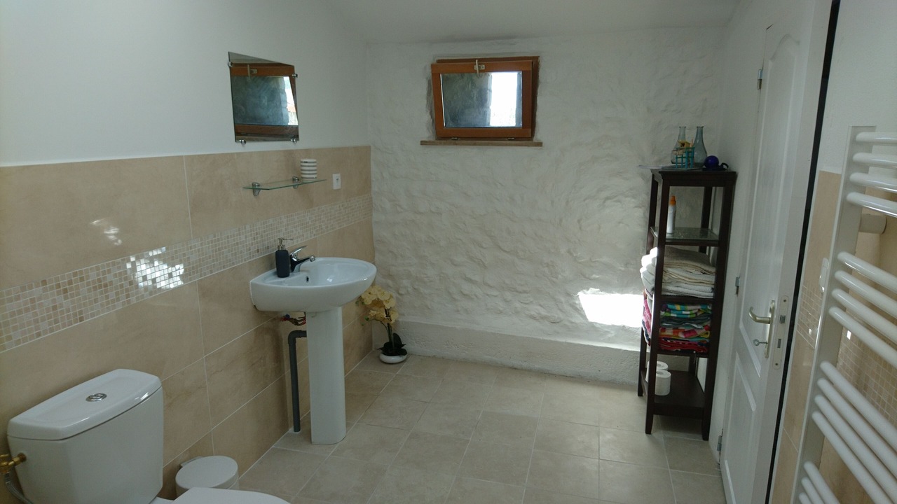 Photo of Bathroom in Saint-Georges-des-Agouts