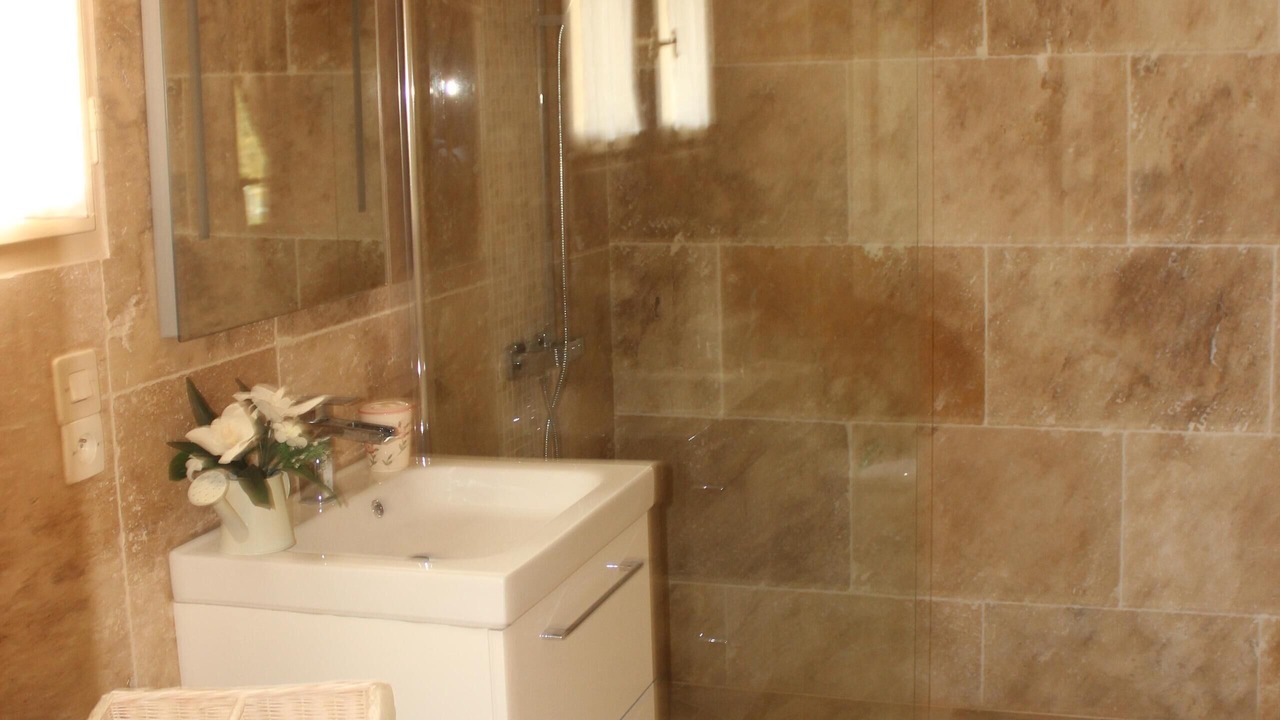 Photo of Bathroom in Gardonne