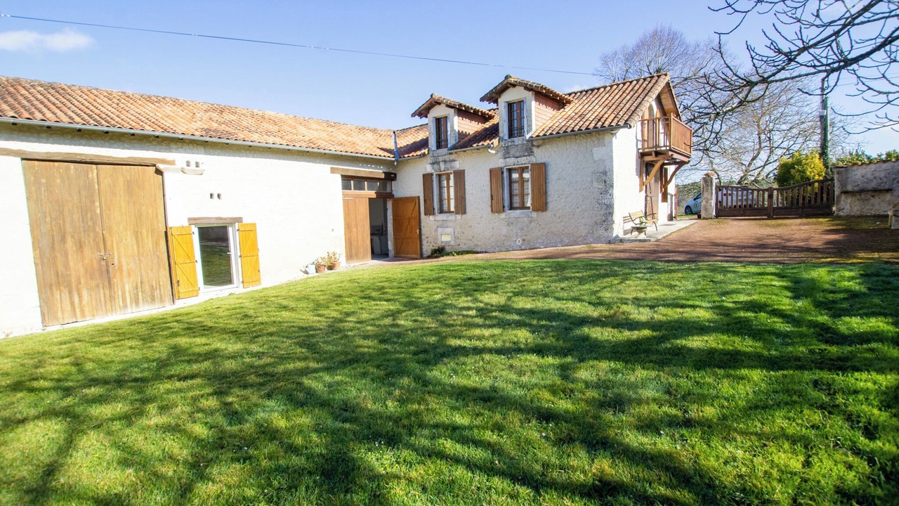 Photo of Outdoor in Saint-Paul-Lizonne
