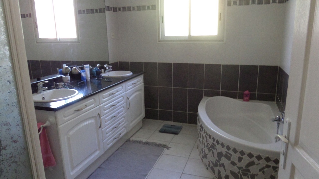 Photo of Bathroom in Arsague