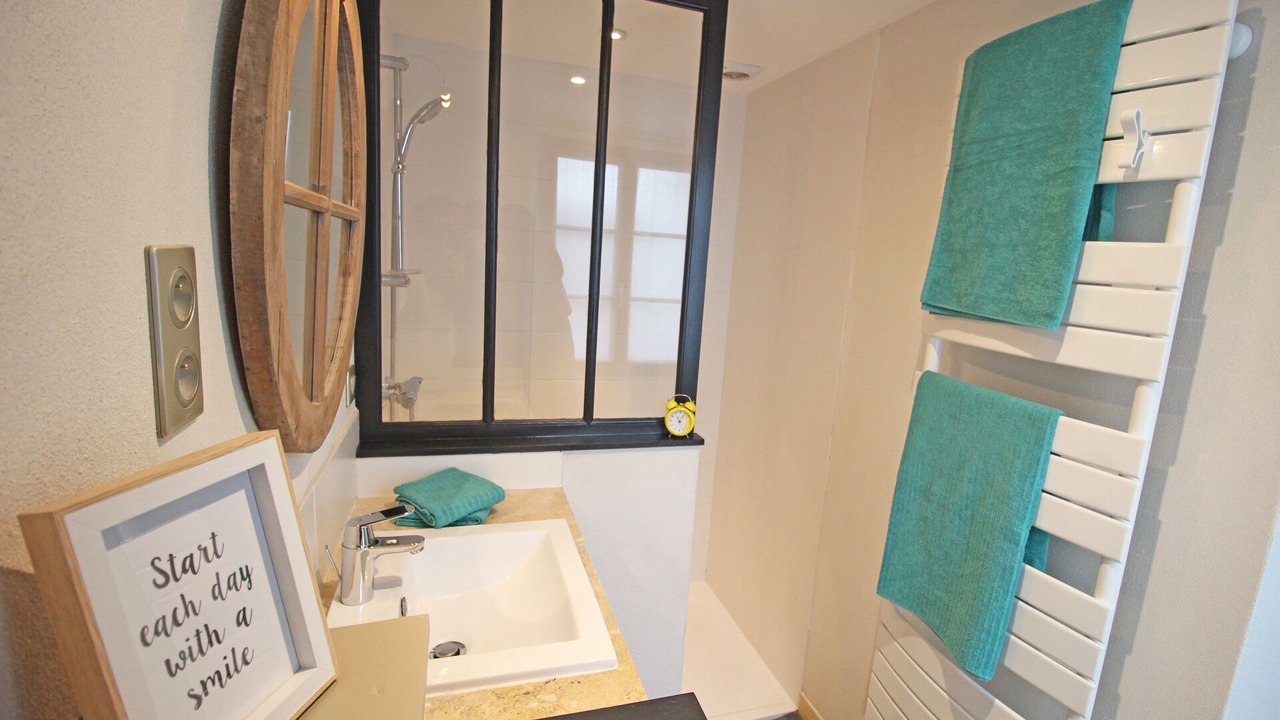 Photo of Bathroom in La Flotte