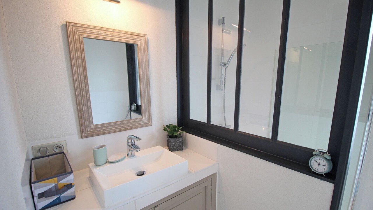 Photo of Bathroom in La Flotte