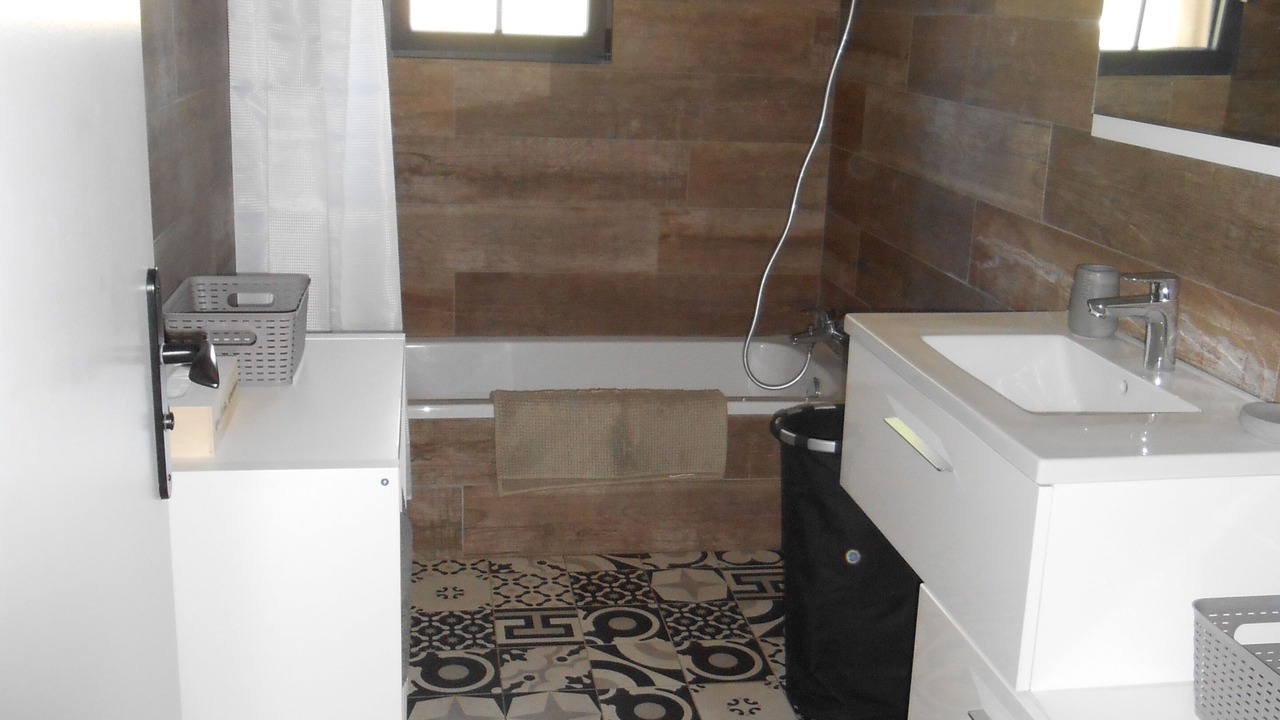 Photo of Bathroom in Ares