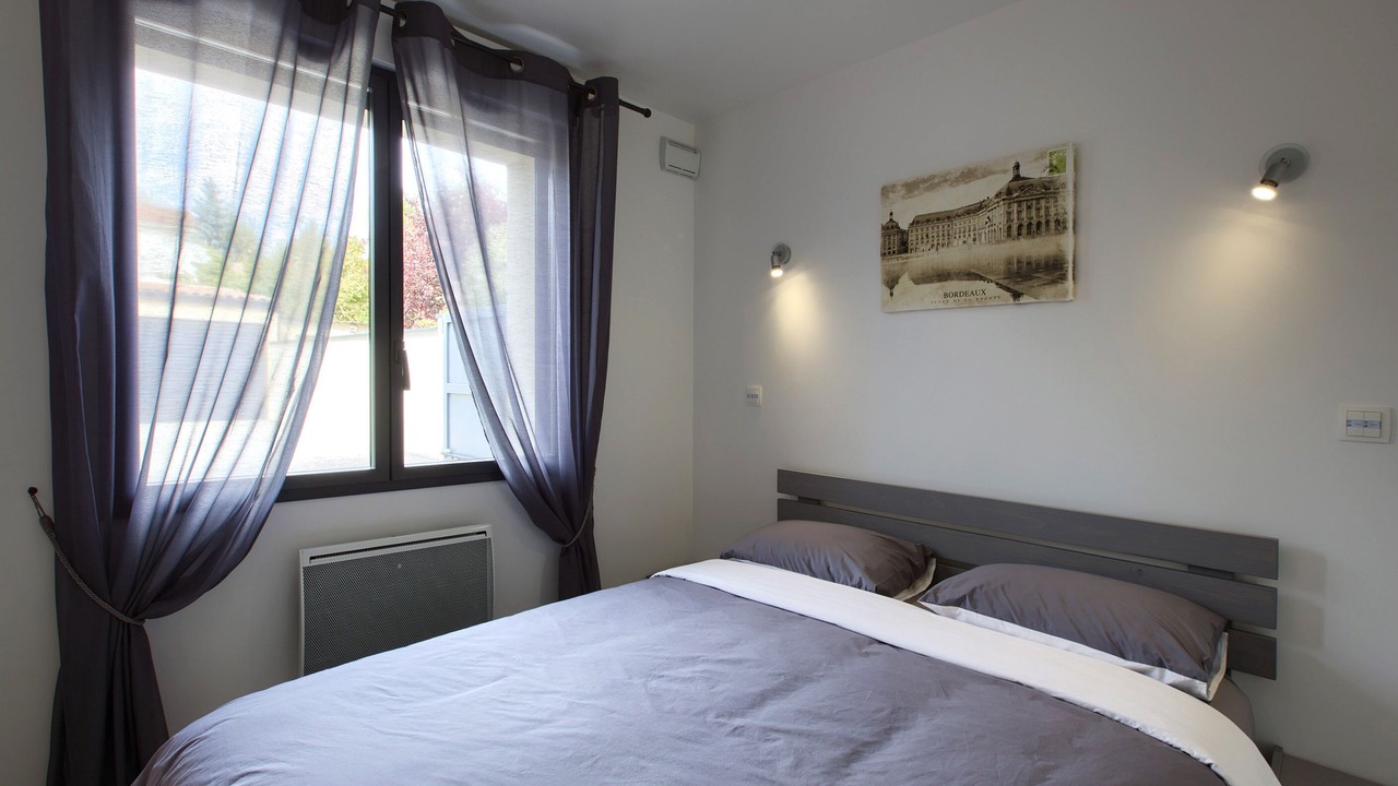 Photo of Bedroom in Begles