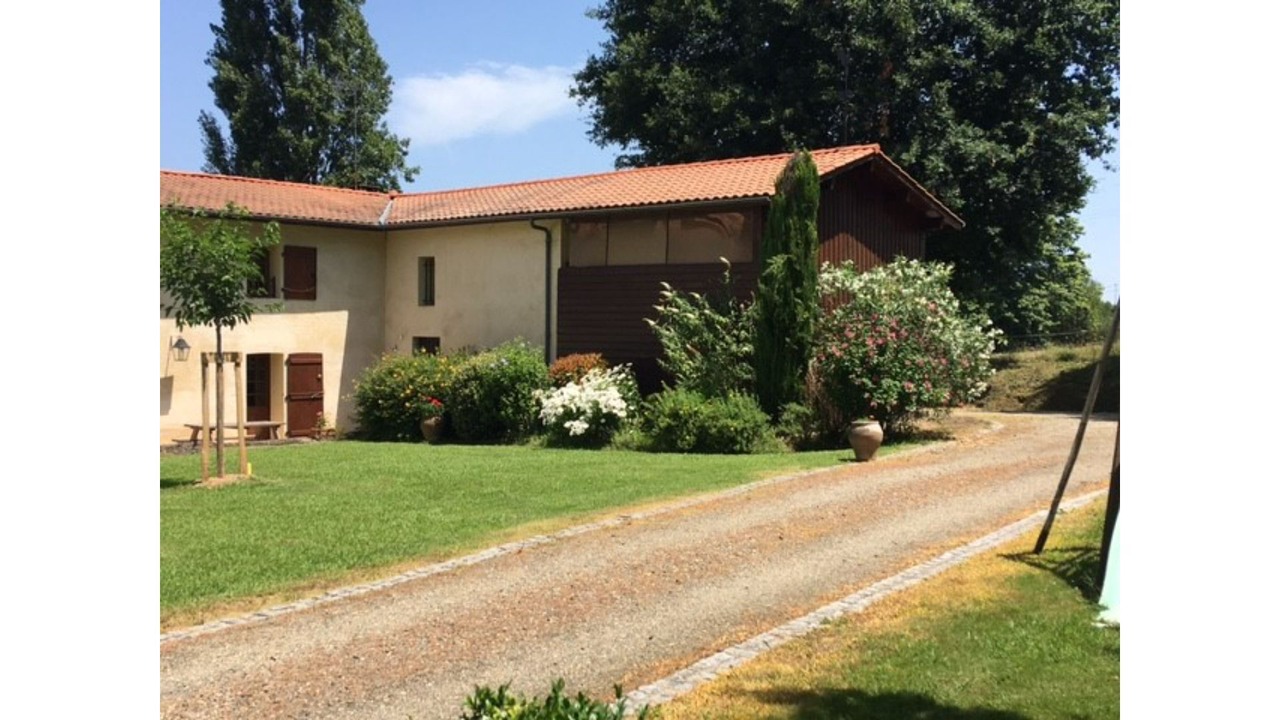 Photo of Outdoor in Saint-Pierre-du-Mont