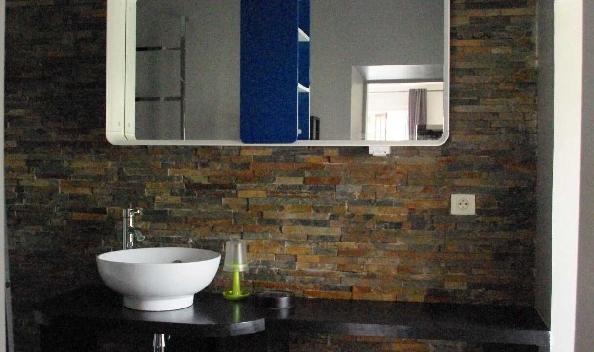 Photo of Bathroom in Fontenille-Saint-Martin-d'Entraigues