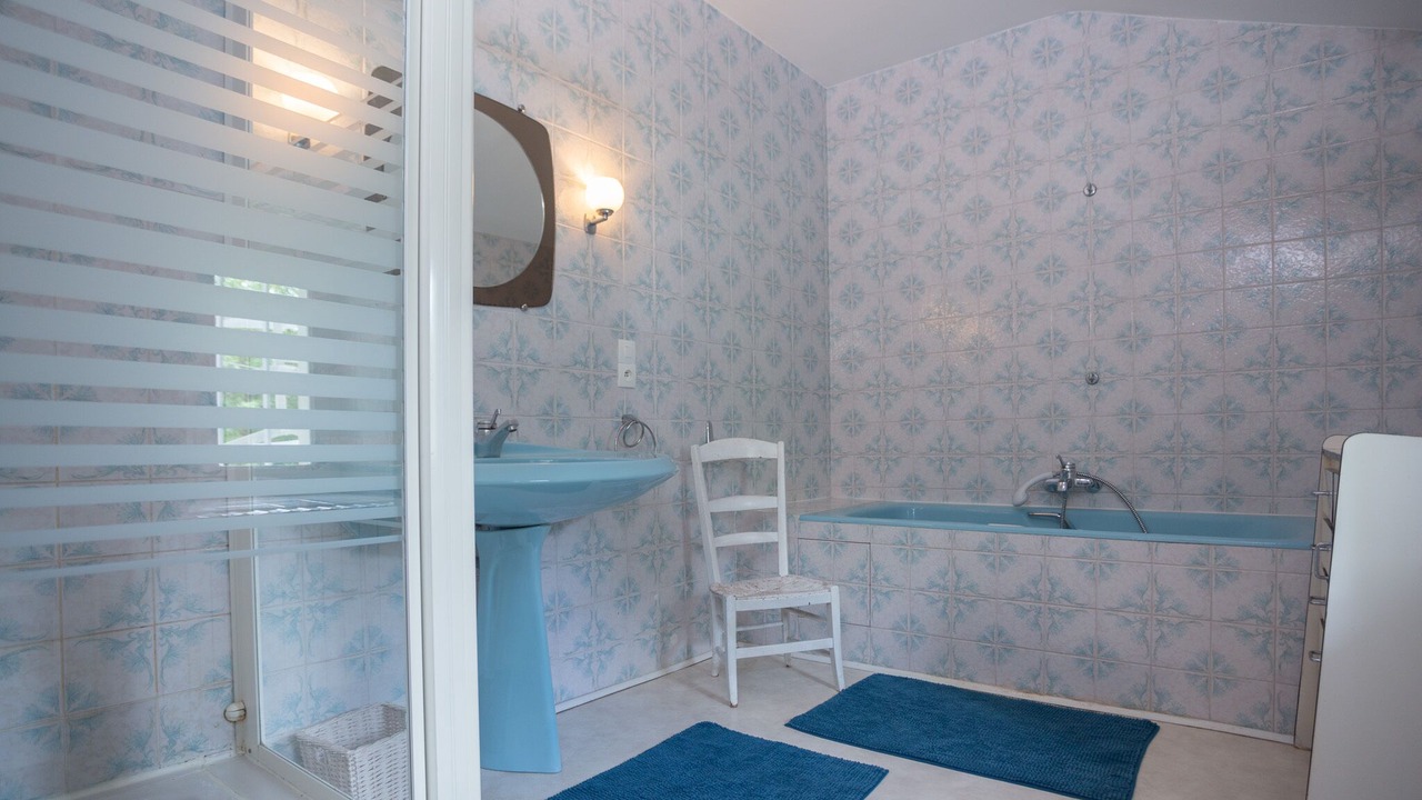 Photo of Bathroom in Thurageau