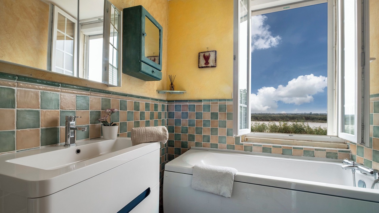 Photo of Bathroom in Rochefort