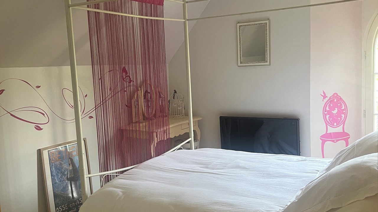 Photo of Bedroom in Osse-en-Aspe