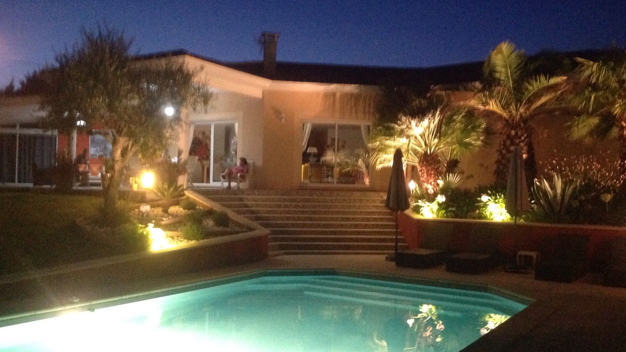 Photo of Outdoor in Tresses