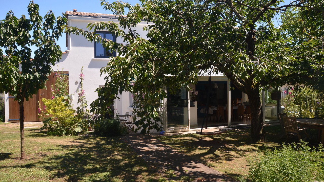 Photo of Outdoor in LHoumeau