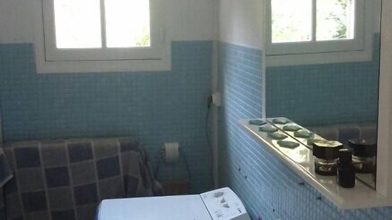 Photo of Bathroom in Domino
