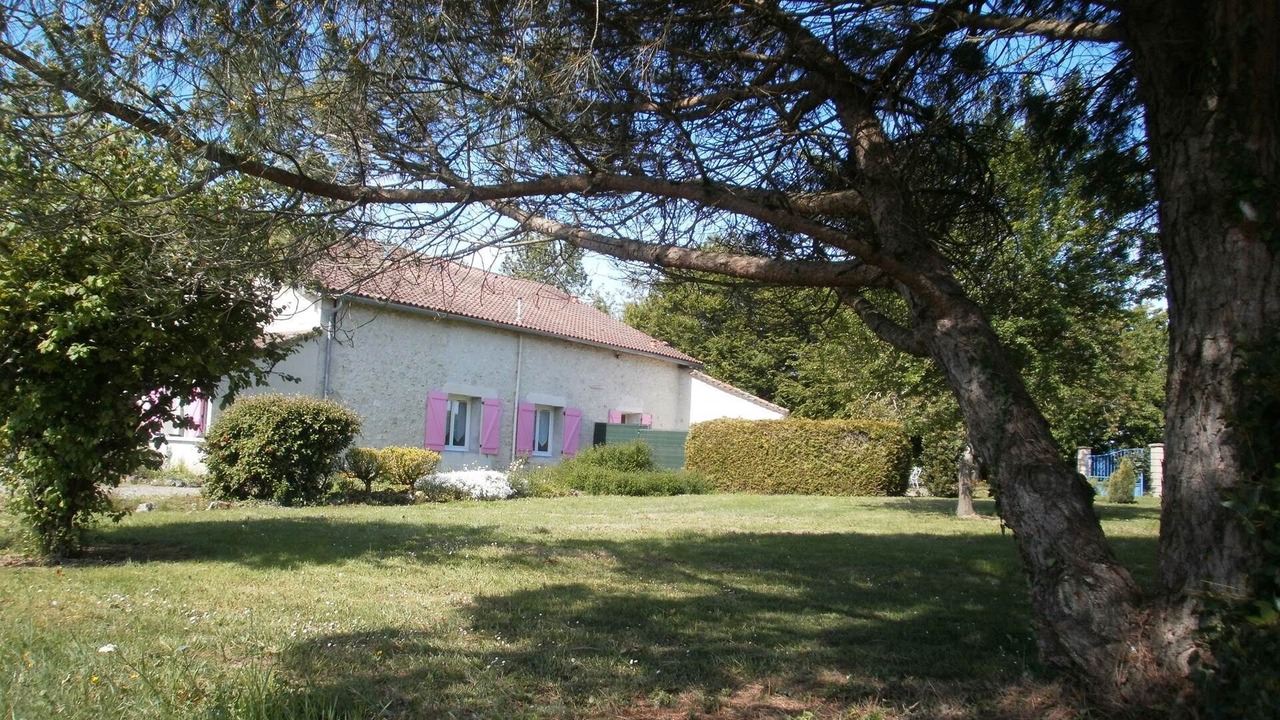 Photo of Others in Saint-Pierre-de-Buzet