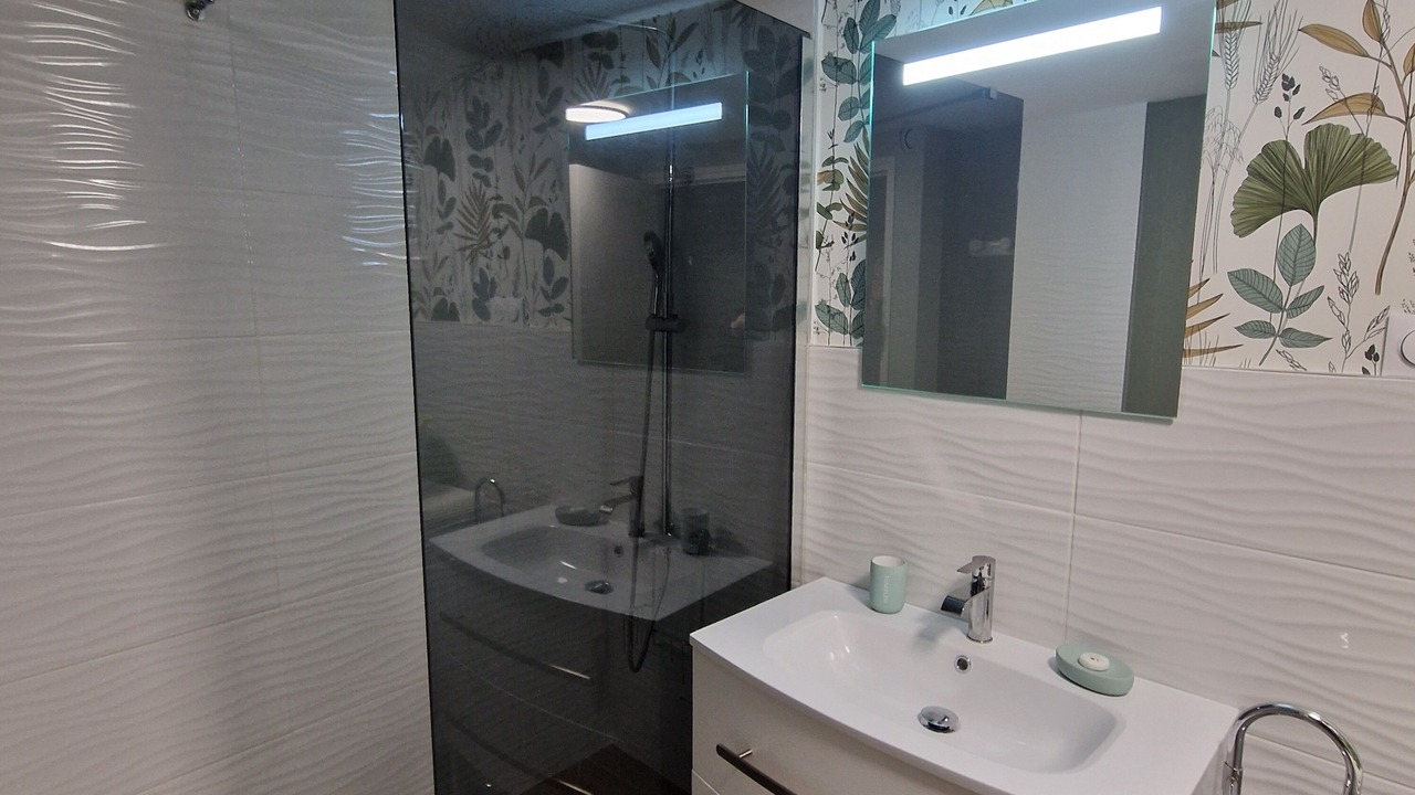 Photo of Bathroom in Saint-Pierre-de-Cole