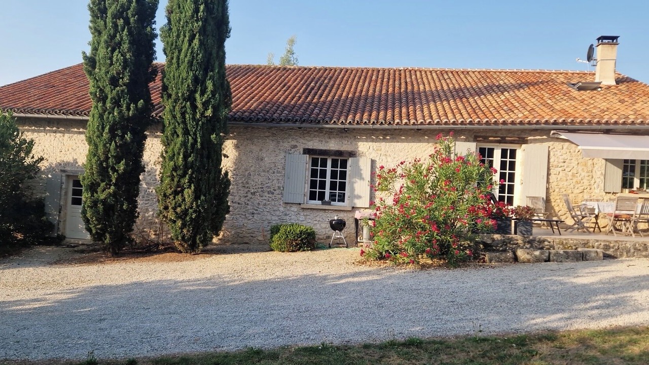 Photo of Outdoor in Saint-Pierre-de-Cole