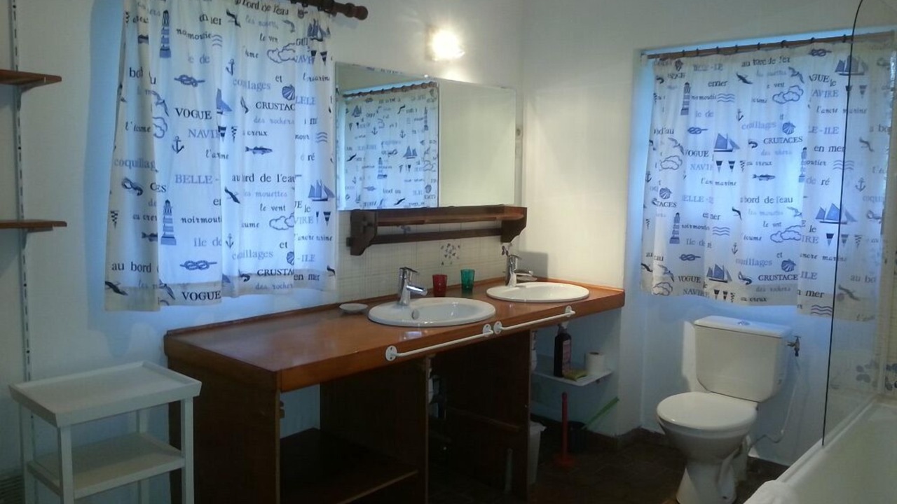 Photo of Bathroom in Ternay