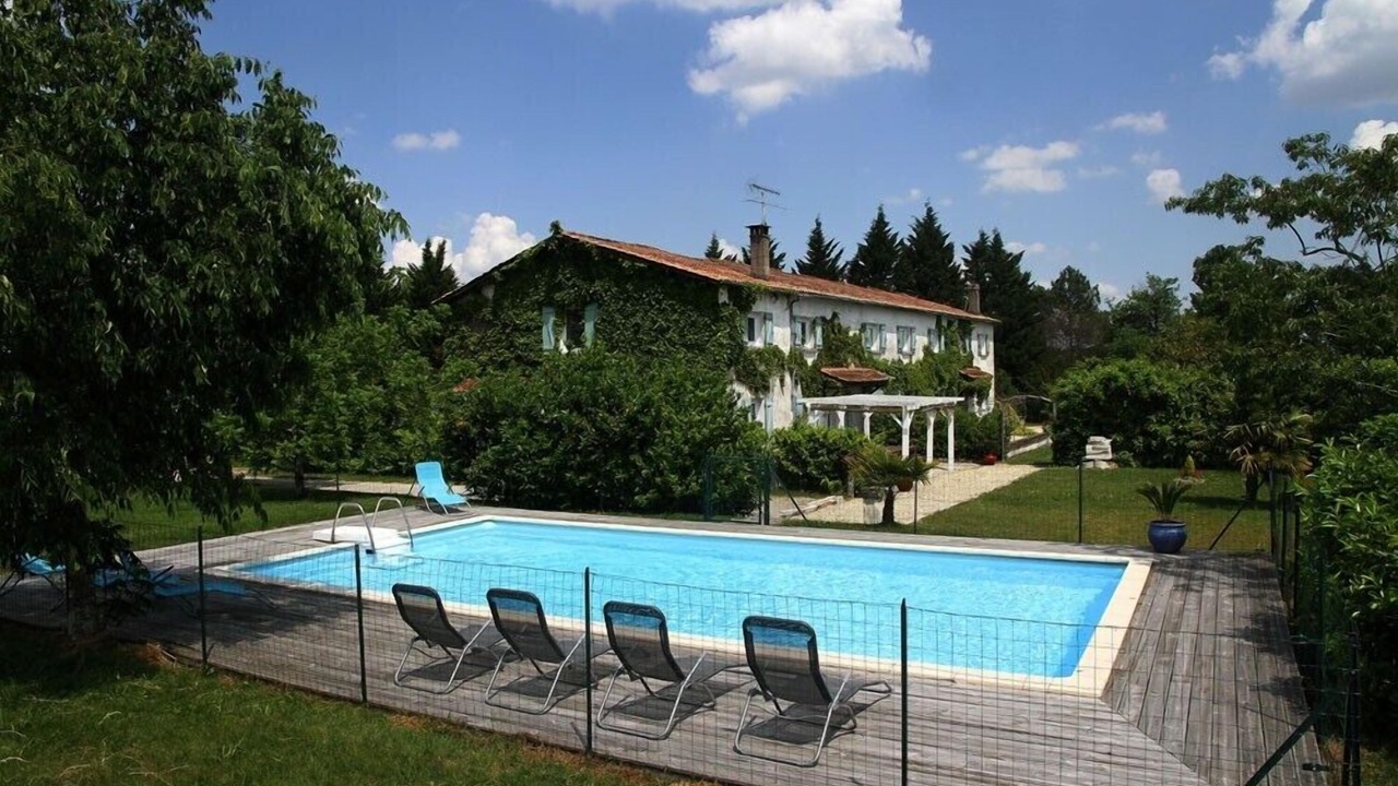 Photo of Outdoor in Avensan