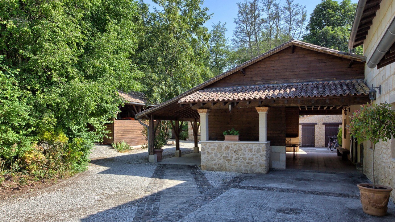 Photo of Outdoor in Carignan-de-Bordeaux
