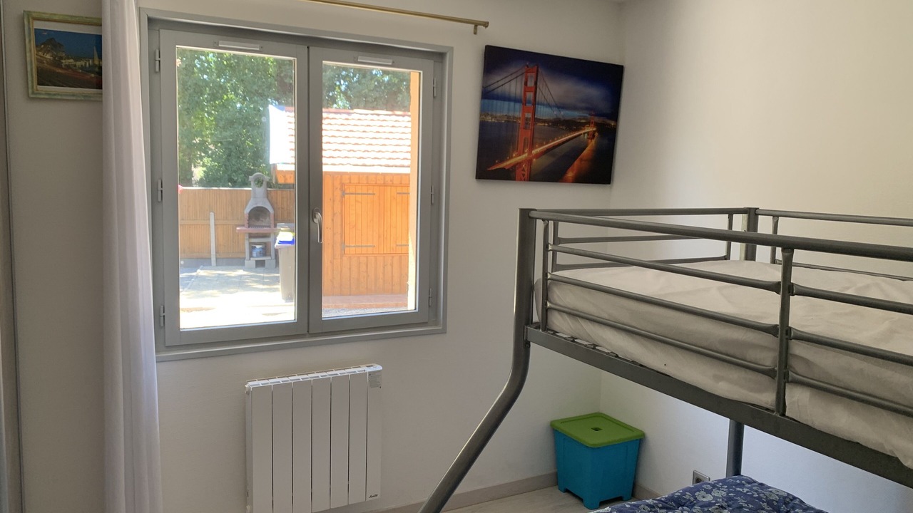 Photo of Bedroom in Lanton