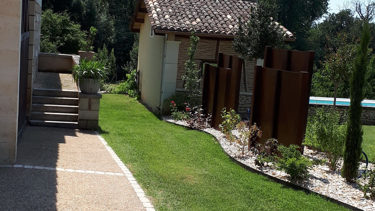 Photo of Outdoor in Beleymas