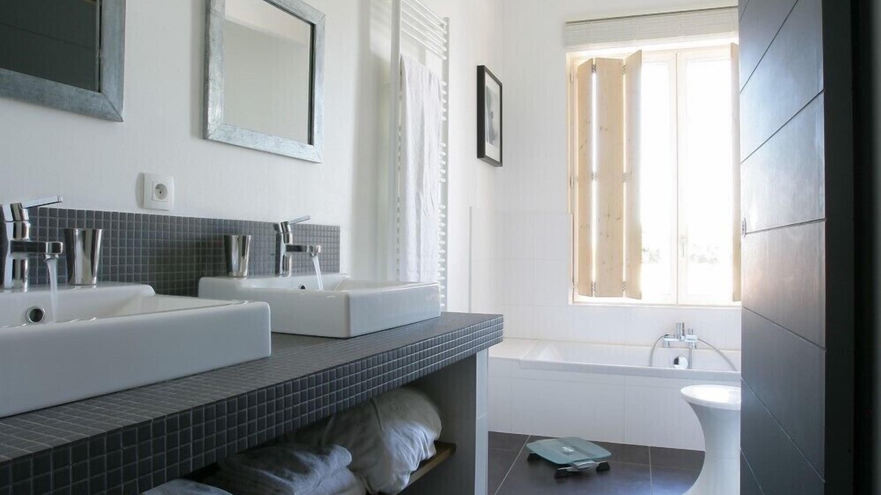 Photo of Bathroom in Le Bois-Plage-en-Re