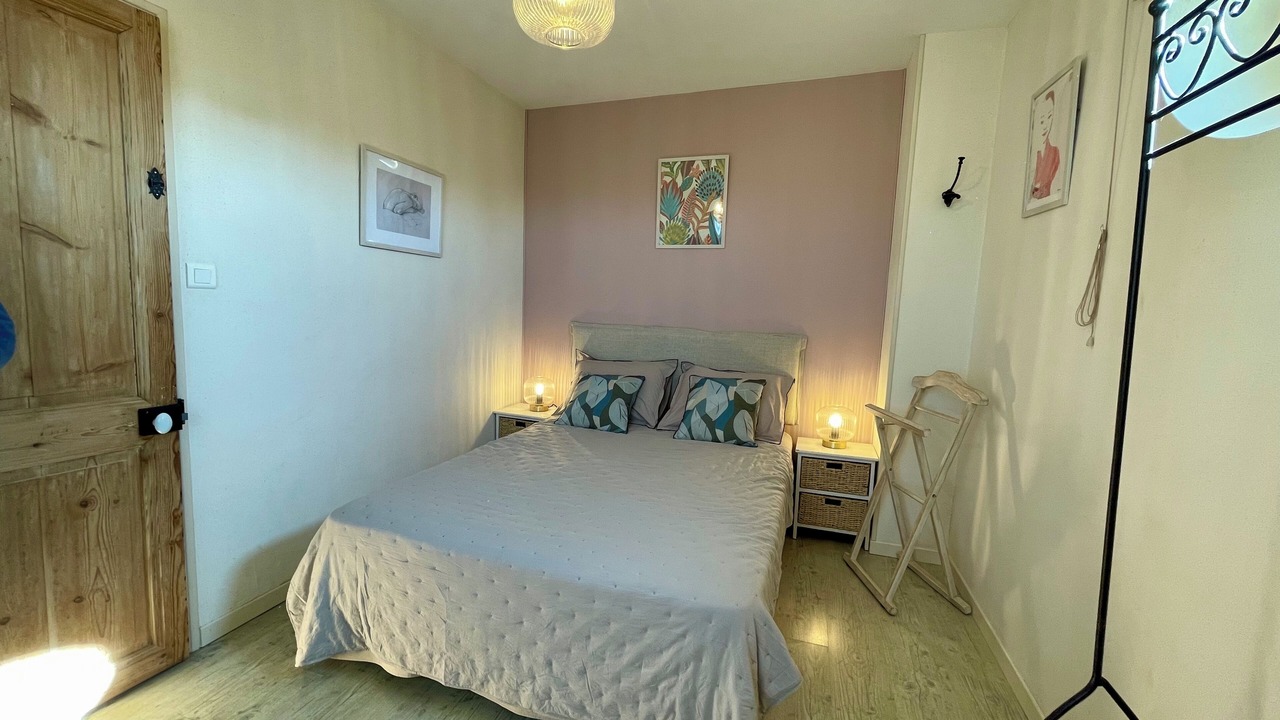 Photo of Bedroom in Longeves