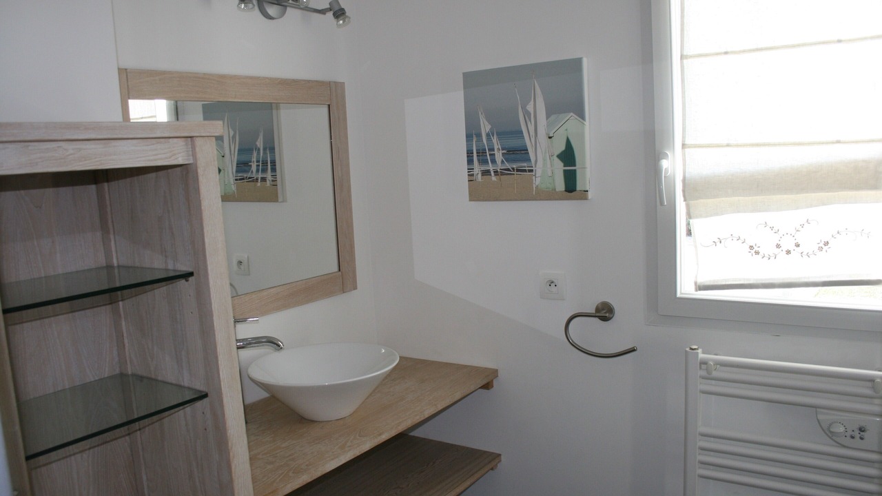 Photo of Bathroom in Le Bois-Plage-en-Re