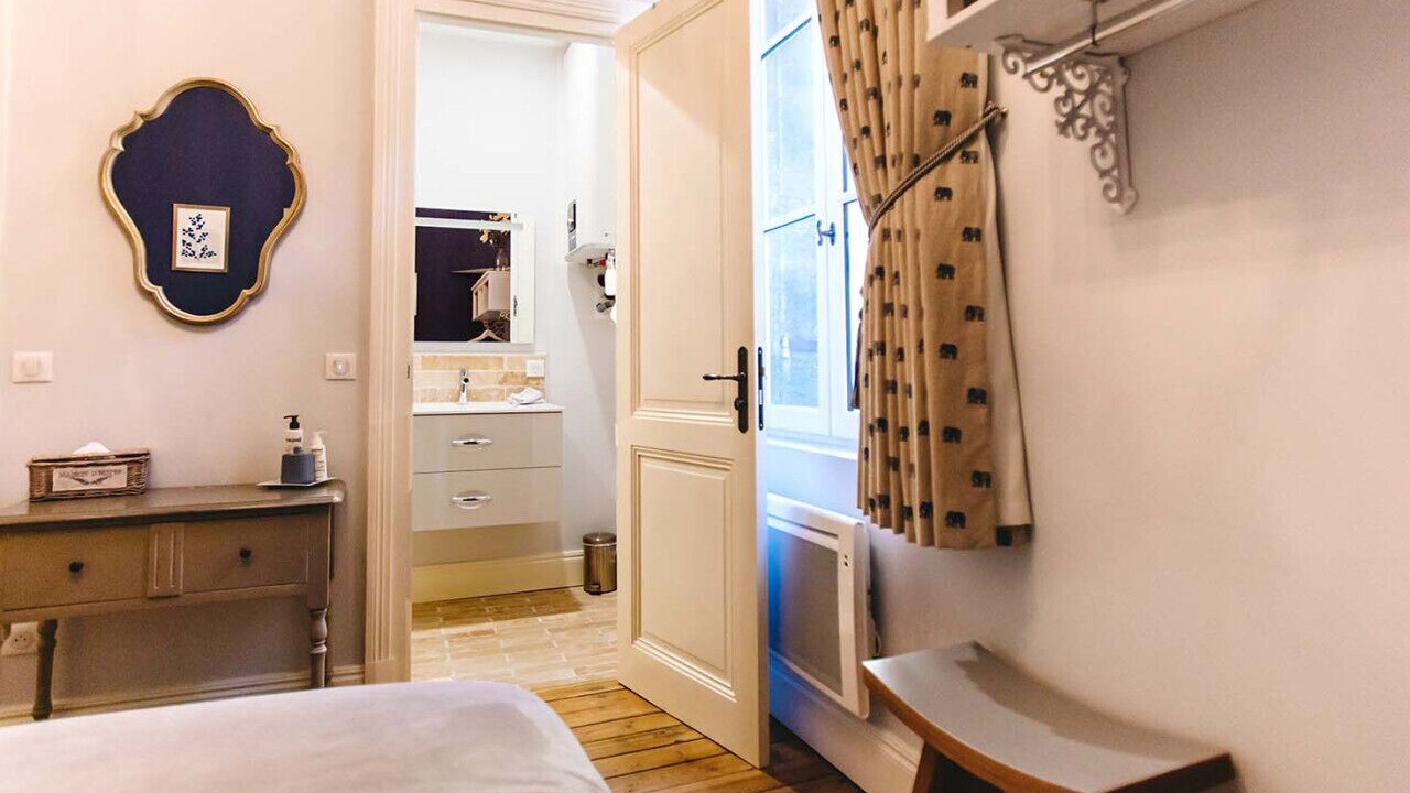 Photo of Bathroom in Bordeaux City Centre