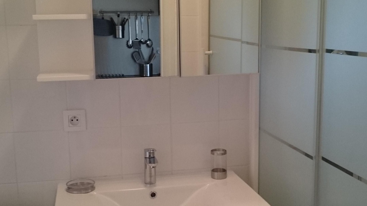 Photo of Bathroom in Lanton
