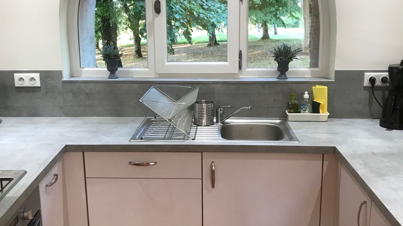 Photo of Kitchen in Port-Sainte-Foy-et-Ponchapt