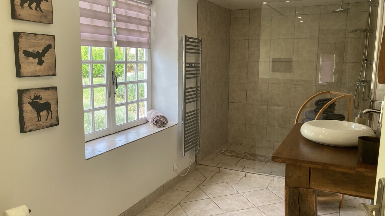 Photo of Bathroom in Baneuil
