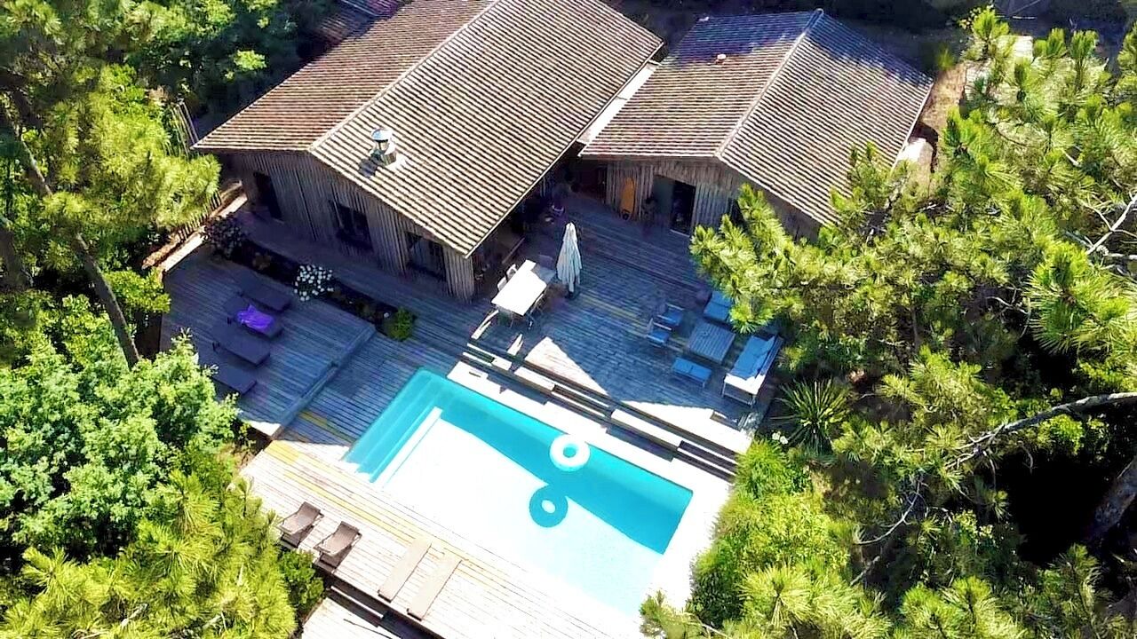 Photo of Outdoor in Le Canon