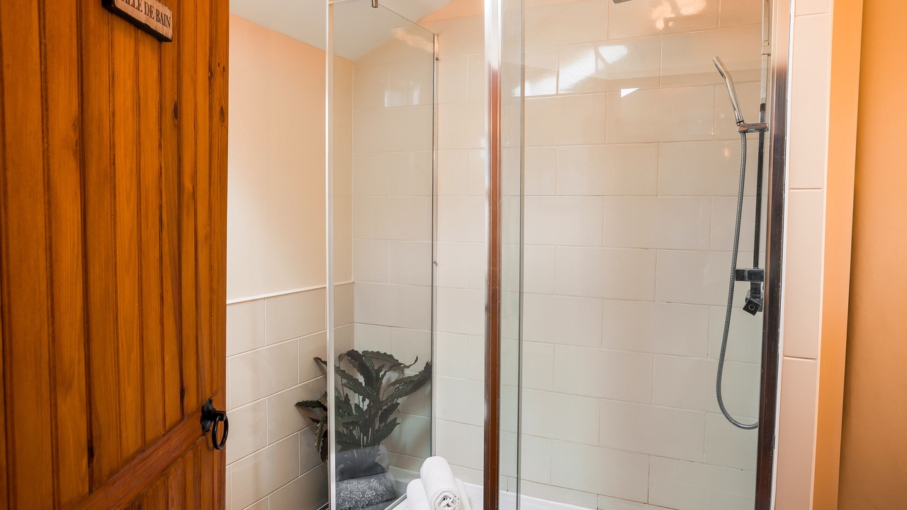 Photo of Bathroom in Genouille