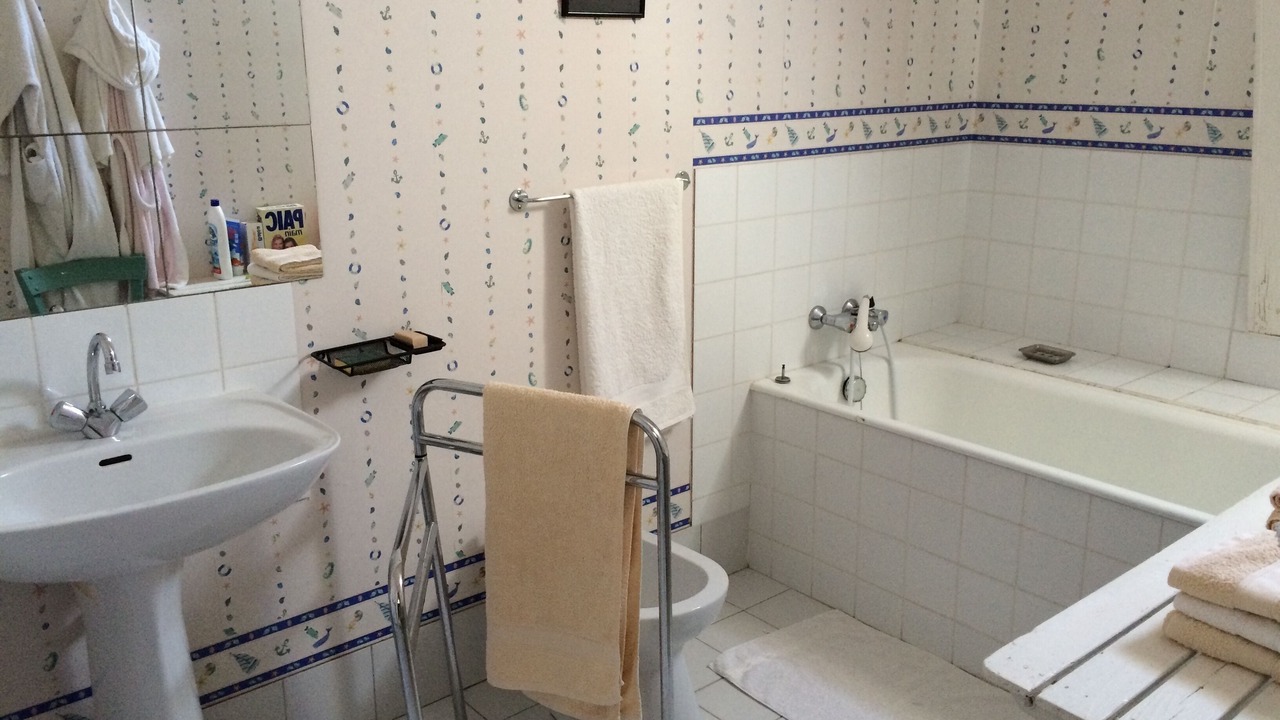 Photo of Bathroom in Castillonnes