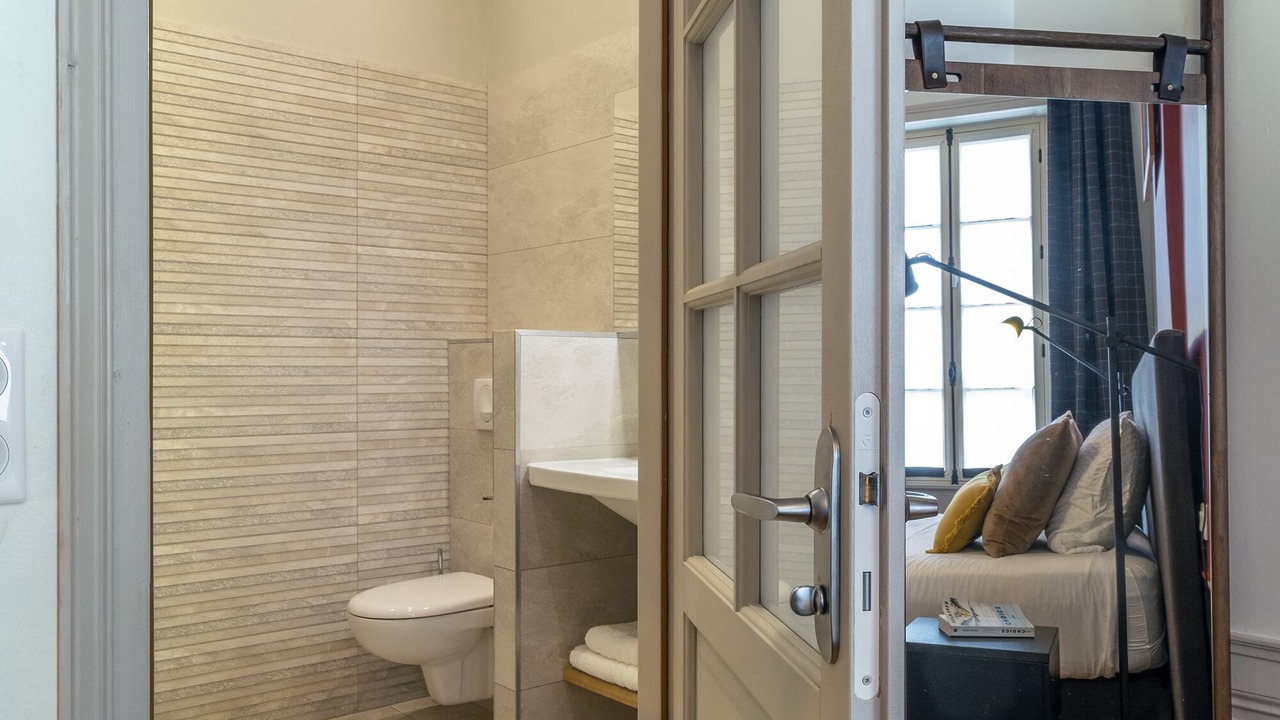 Photo of Bathroom in La Rochelle City Centre