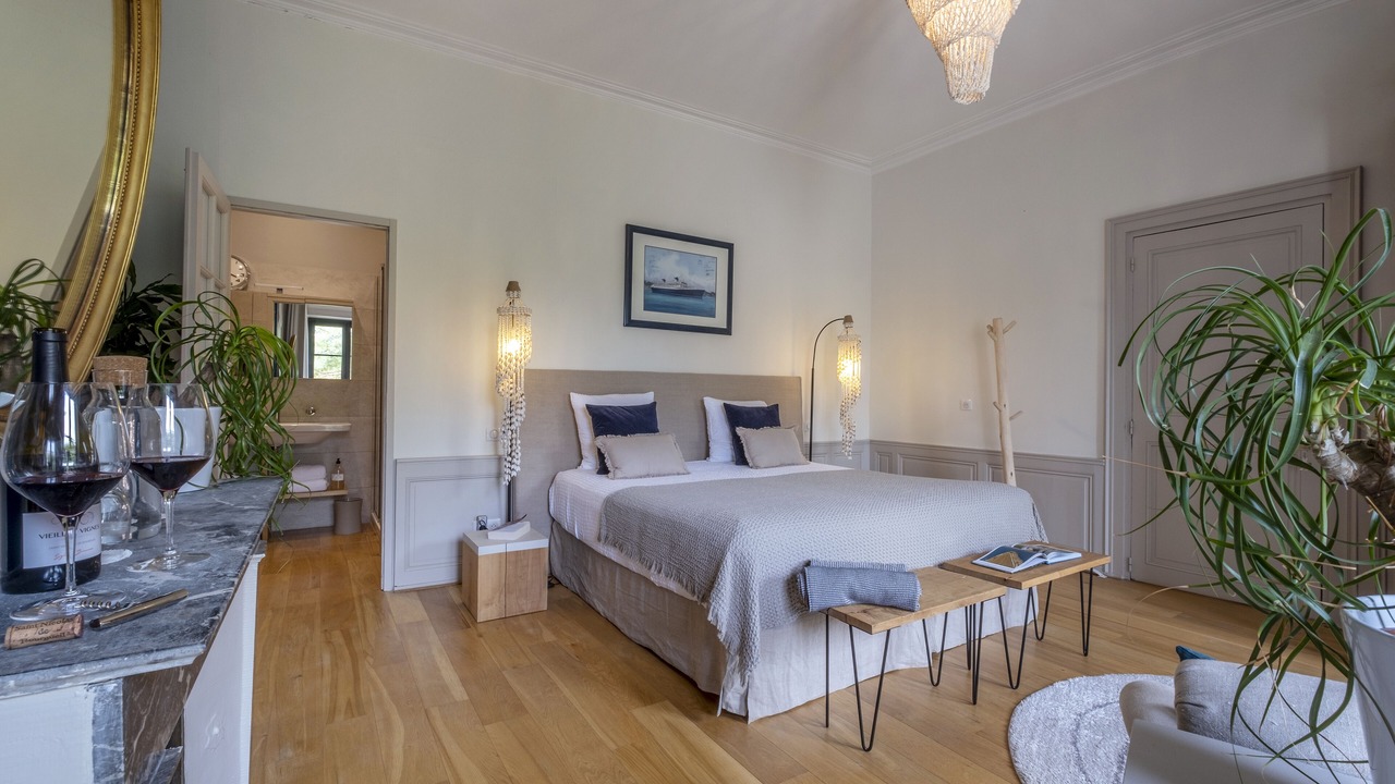 Photo of Bedroom in La Rochelle City Centre