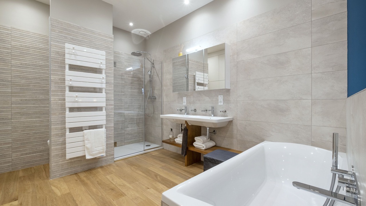 Photo of Bathroom in La Rochelle City Centre