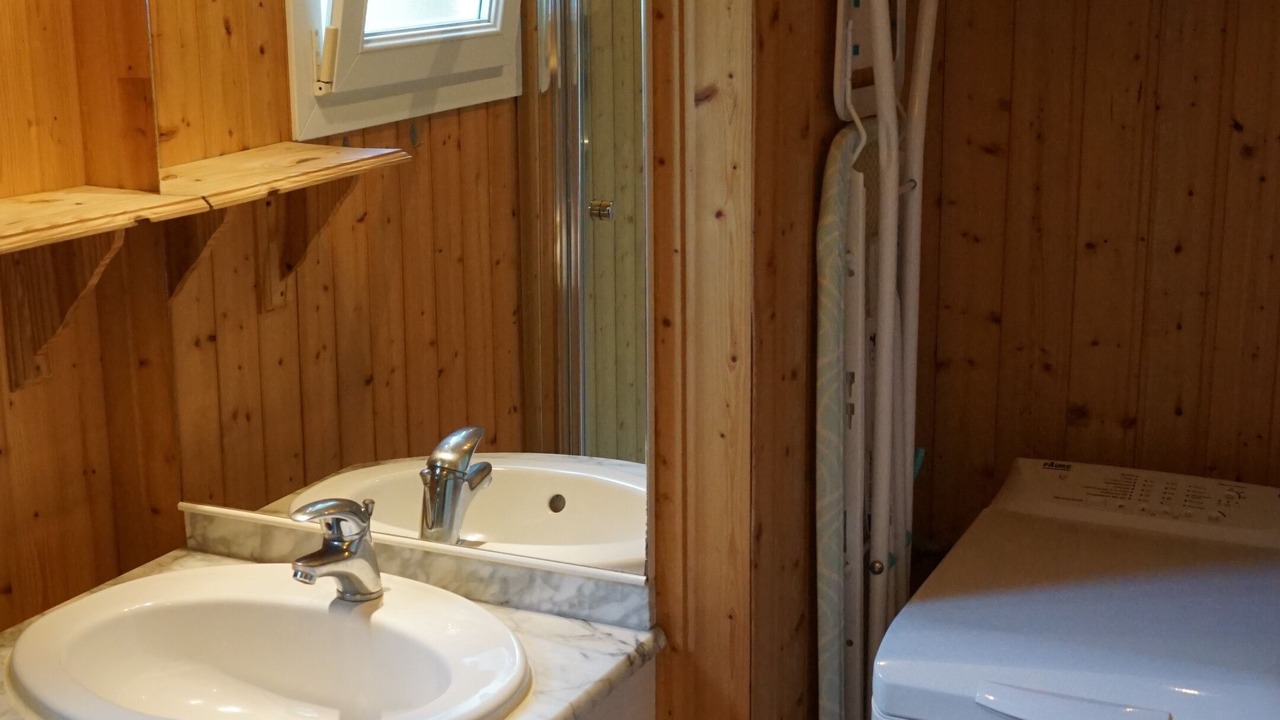 Photo of Bathroom in Clam