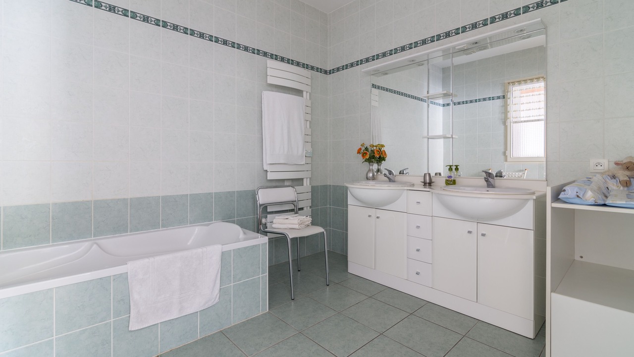 Photo of Bathroom in La Flotte