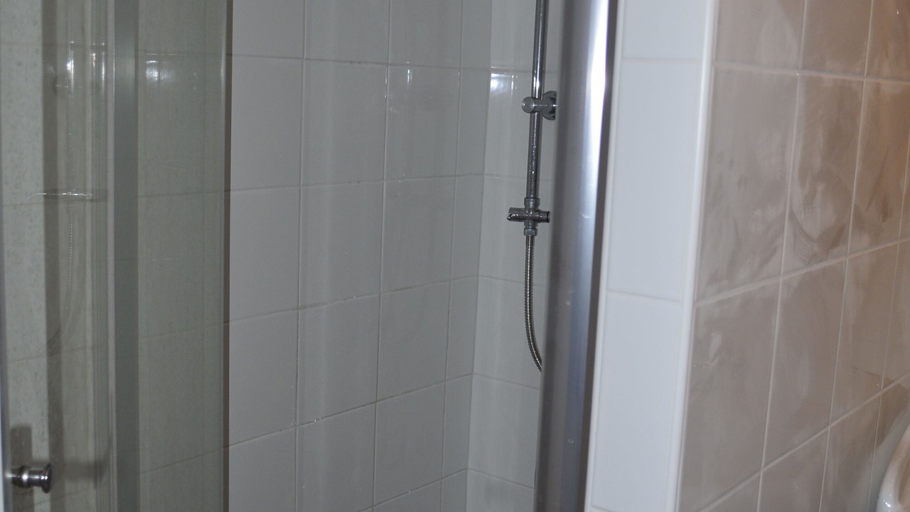 Photo of Bathroom in Cours-de-Pile